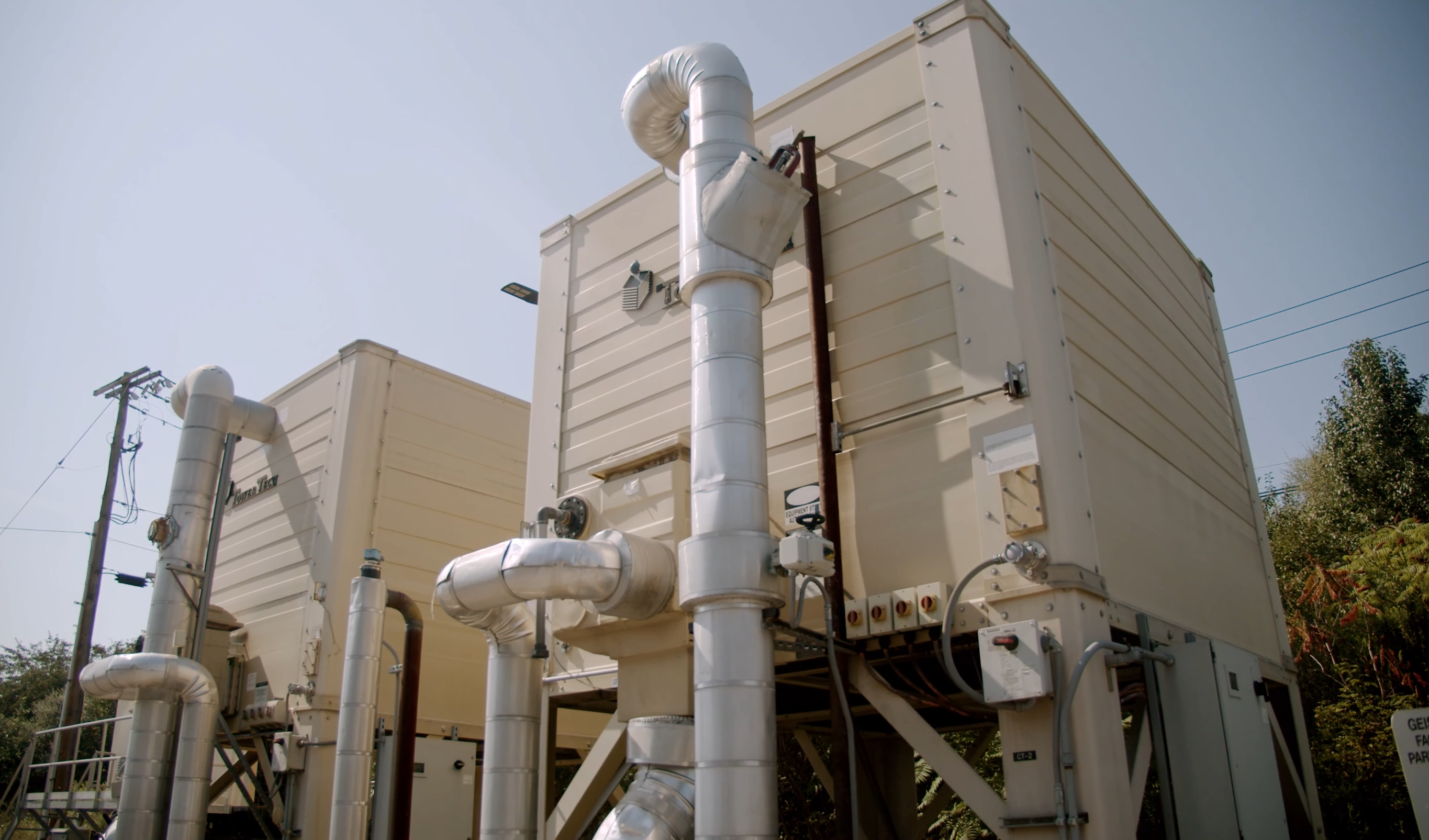 gesinger-vid-close-up-towers